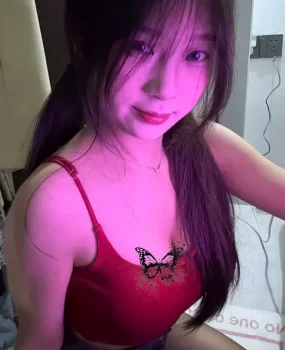 丰满的小姐姐