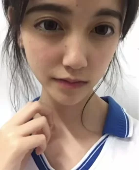 很有气质的兼职小妹