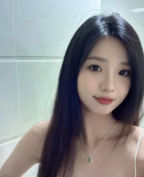 00后温柔小美女