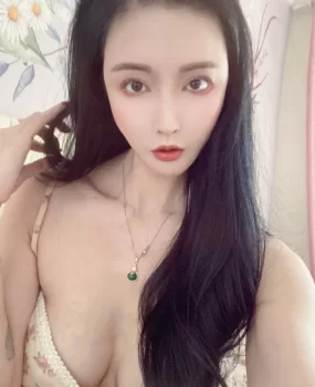 东区性感小姐姐