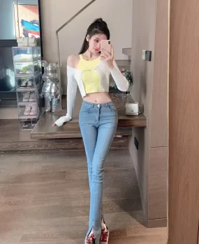 模特身材衣服店时装导购员小姐姐下班来兼职