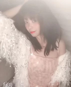 妹子腿长漂亮